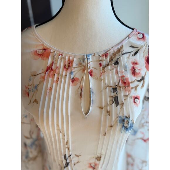 White House Black Market Floral Chiffon Bell Sleeve Blouse | Size M - Picture 10 of 11